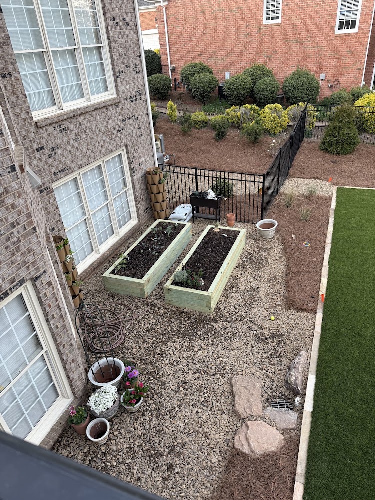 Moore's Lawn Maintenance